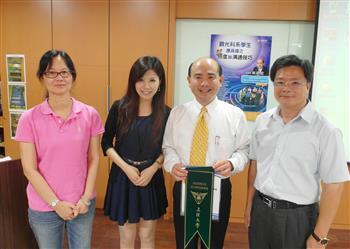 20131003-吳忠宏教授暢談戰勝自己 真理觀數師生期許超越自我圖片