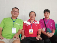 左起 大會貴賓呂銀益、真理大學領隊鄭俊傑、教練吳培協 三位教授。圖片