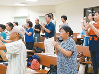 真理大學台南麻豆校區開設「樂齡大學」課程受歡迎，長輩們樂來上課。圖片
